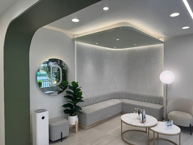 Dentista Dental Clinic จัดฟัน วีเนียร์ อ่อนนุช สุขุมวิท