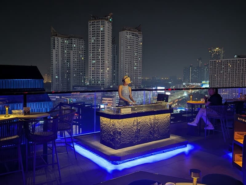 ELYSIUM Immersive Club