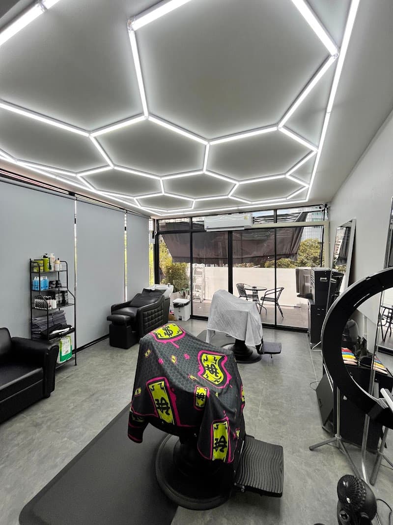 Fijii Cuts Barbershop