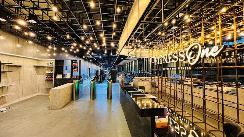 Fitness One - ฟิตเนสวัน อาคารรสาทู