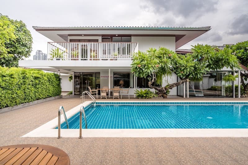 Form Recovery and Wellness @ Thonglor