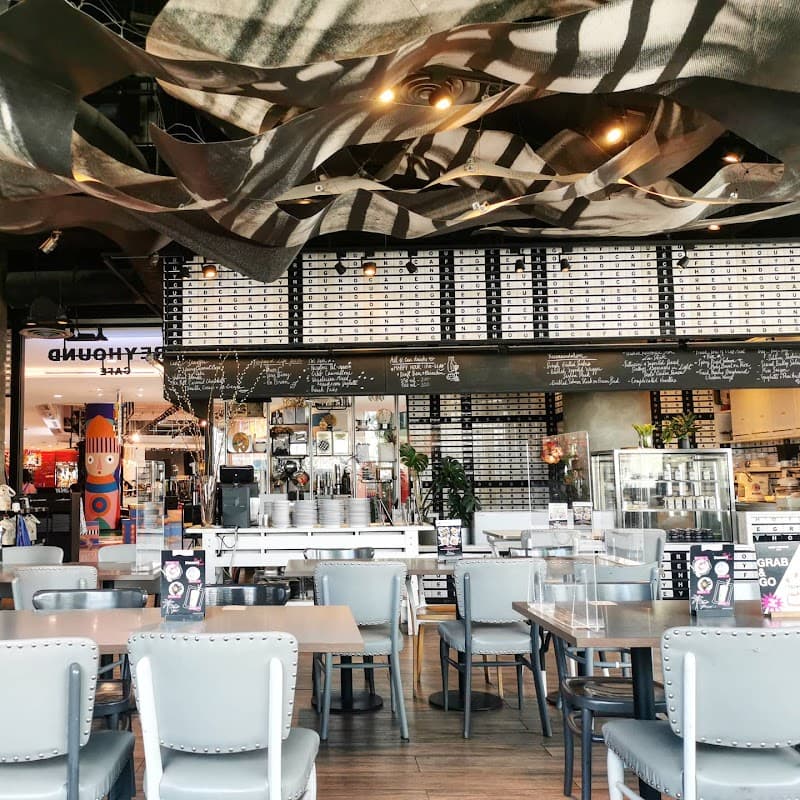 Greyhound Café Emquartier