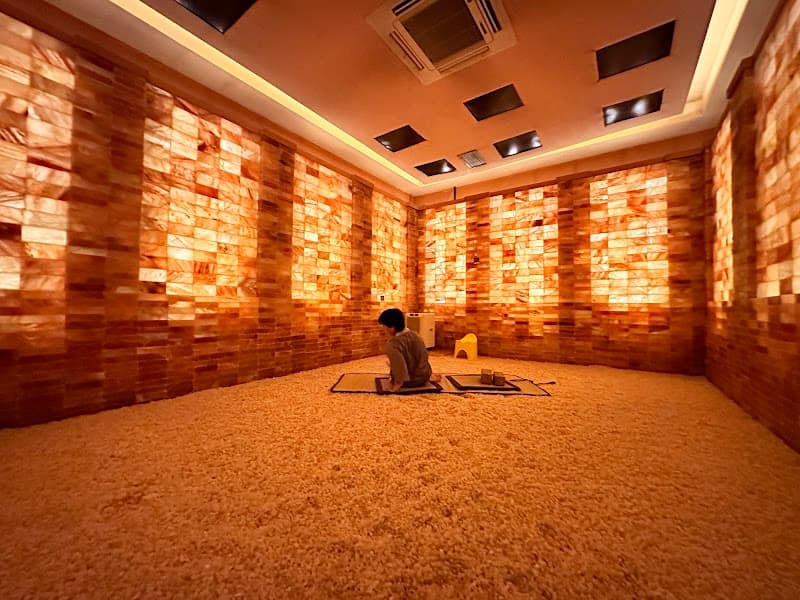 Health World Onsen Spa and Massage