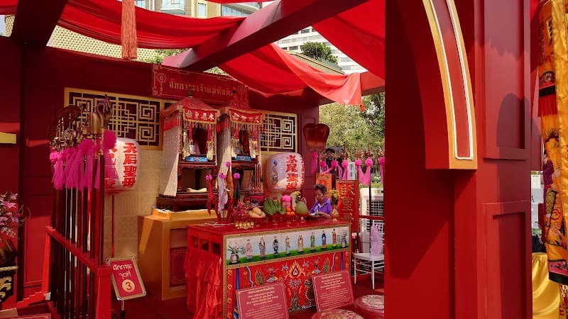 Hong kong's congee with pork (The first congee shop with century egg in Thailand)