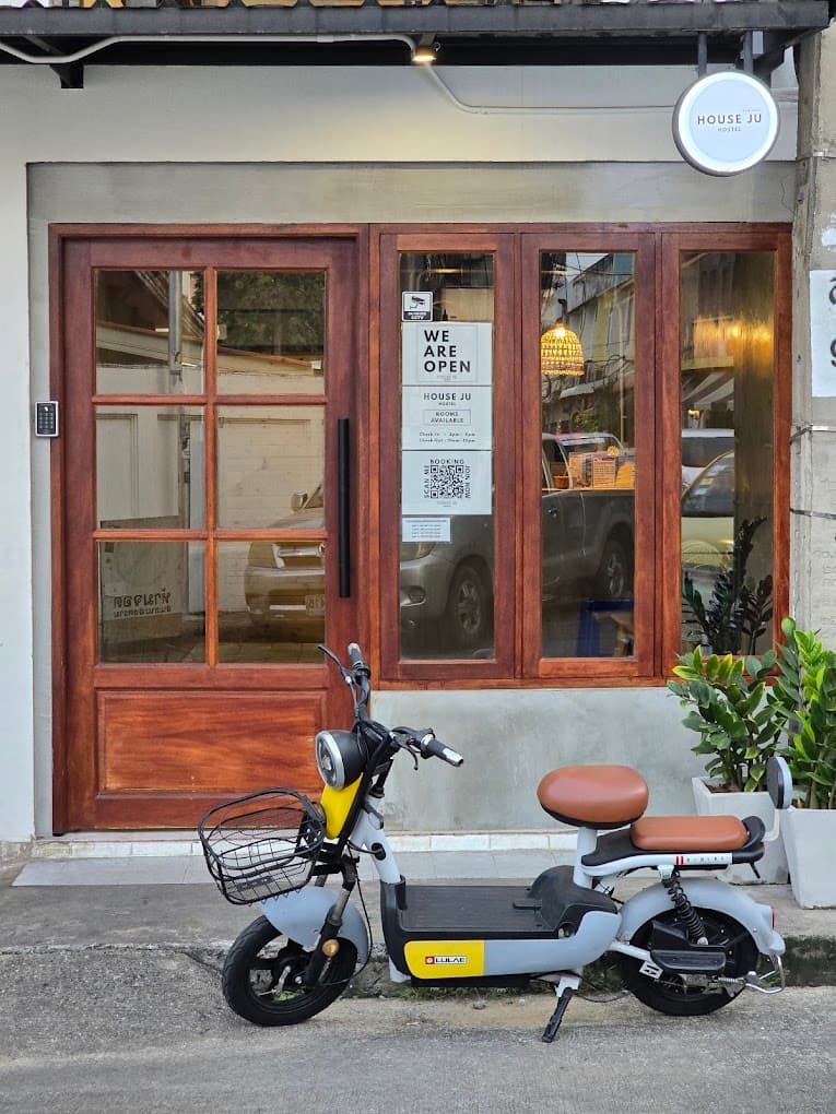 HOUSE JU HOSTEL