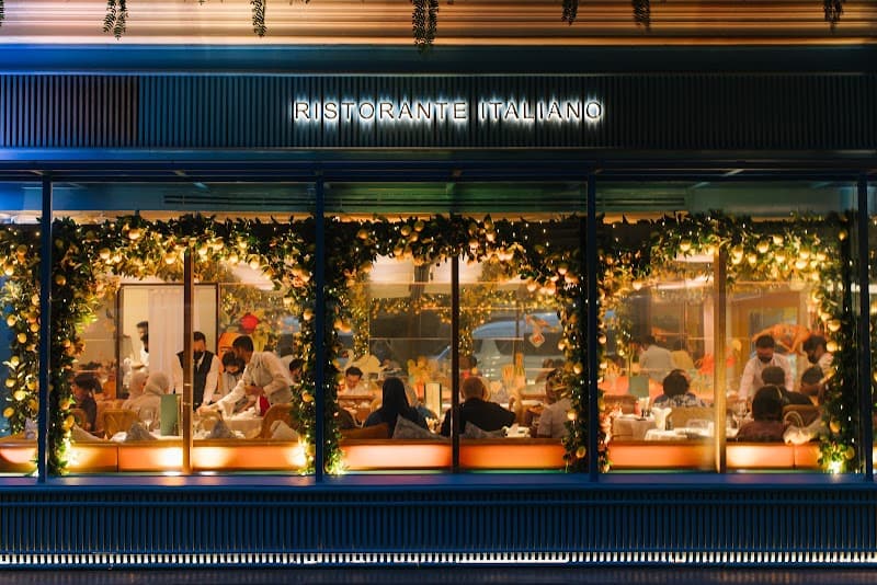 Isola by Signor Sassi