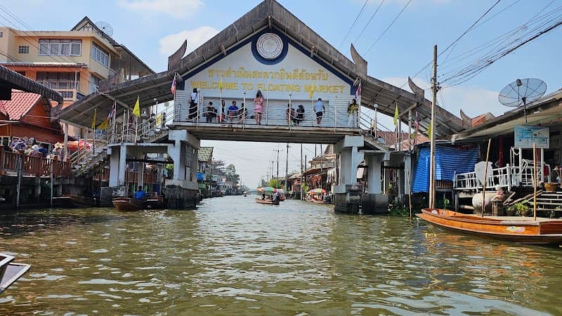 Khlong Bang Luang Market