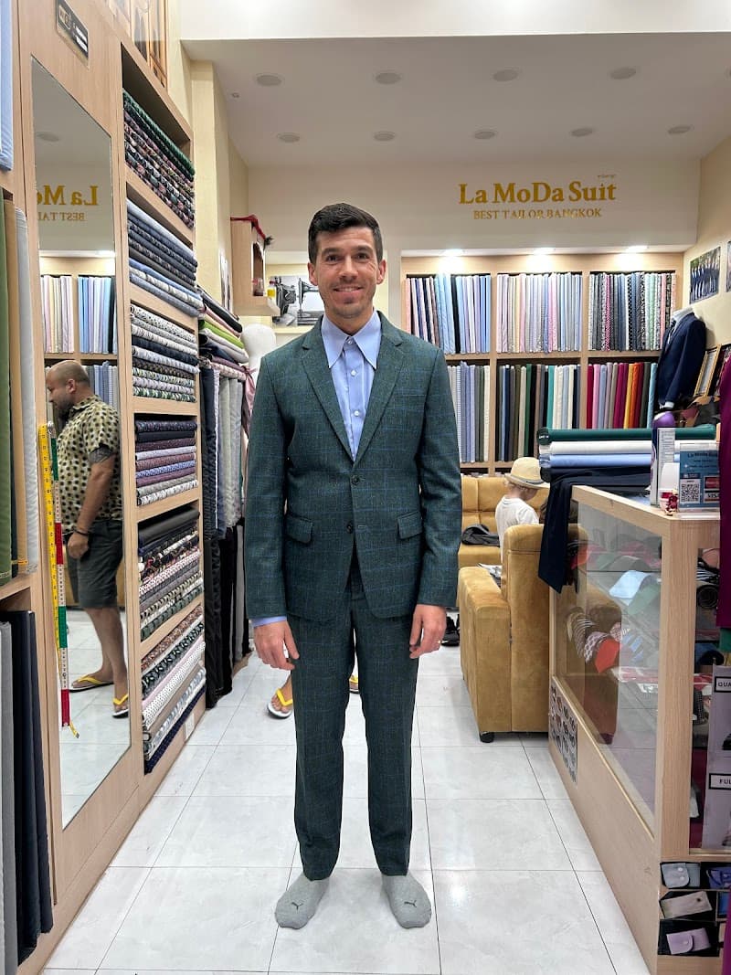 La Moda Suit ( best tailor bangkok )