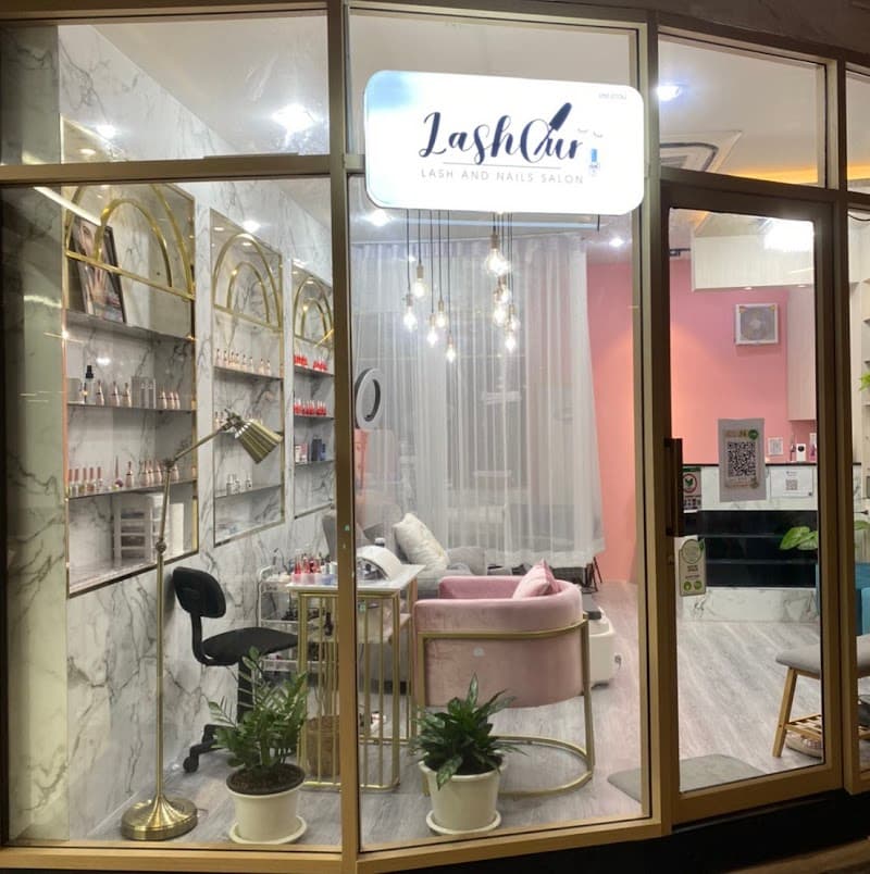 LashOur (สาขาบางนา) ลิฟติ้งขนตา ต่อขนตา ทาสีเจล สปามือเท้า แว็กซ์