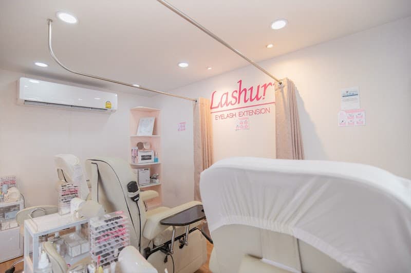 Lashury Eyelash Salon - BTS Thonglor [ร้านต่อขนตาสัญชาติญี่ปุ่น ในสถานีรถไฟฟ้า - Eyelash Lifting, Eyelash Extensions]