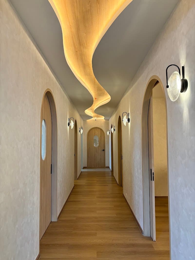 LiveWell Clinic Physiotherapy and Wellness Centre | ลีฟเวลล์ คลินิก