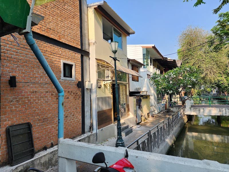 Lo-ha Dimsum Cafe - MARKET VIEW