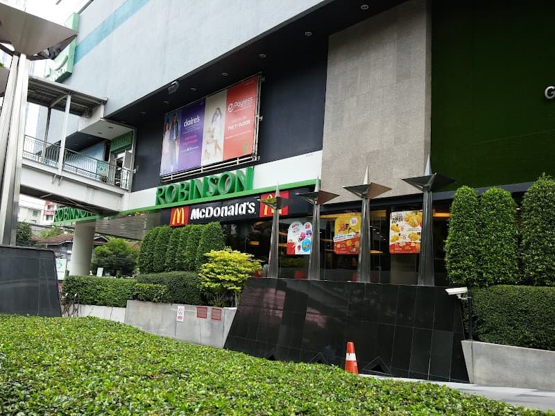 McDonald's - ROBINSON SUKUMVIT