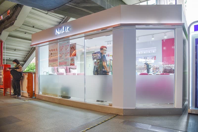 Nail it ! Tokyo BTS Victory monument