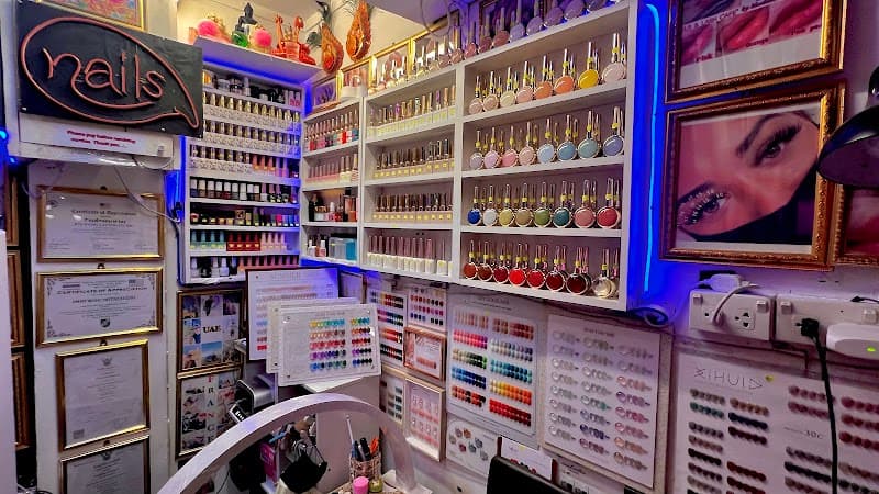 NAILS&LASH CAFE’by madambeam