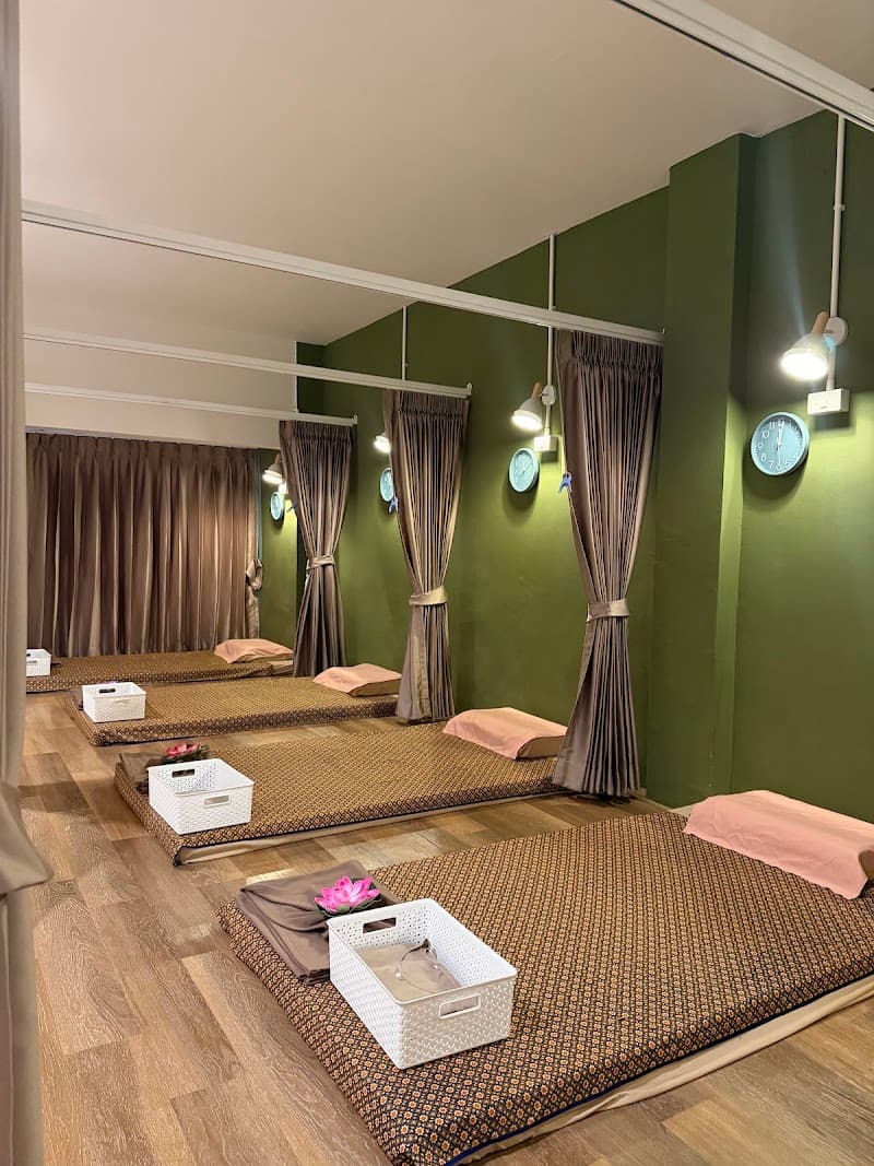 Nikko Thai Massage 7 BTS Chong nonsi