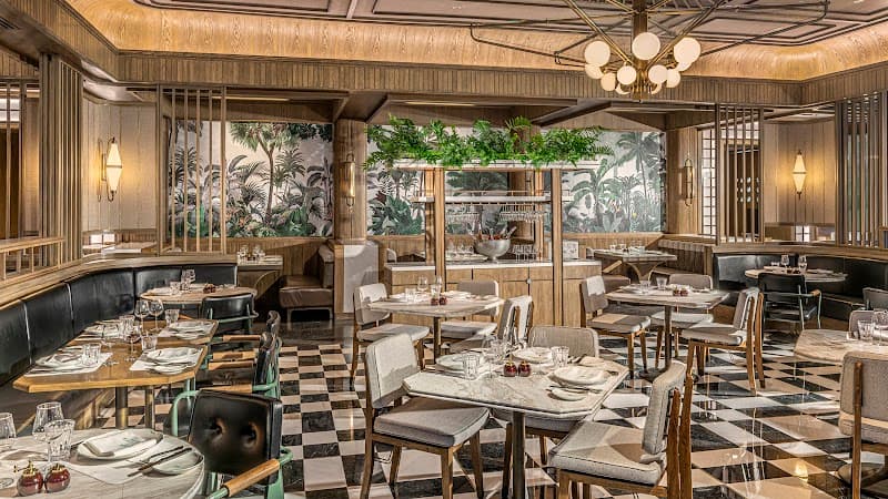 Palmier by Guillaume Galliot