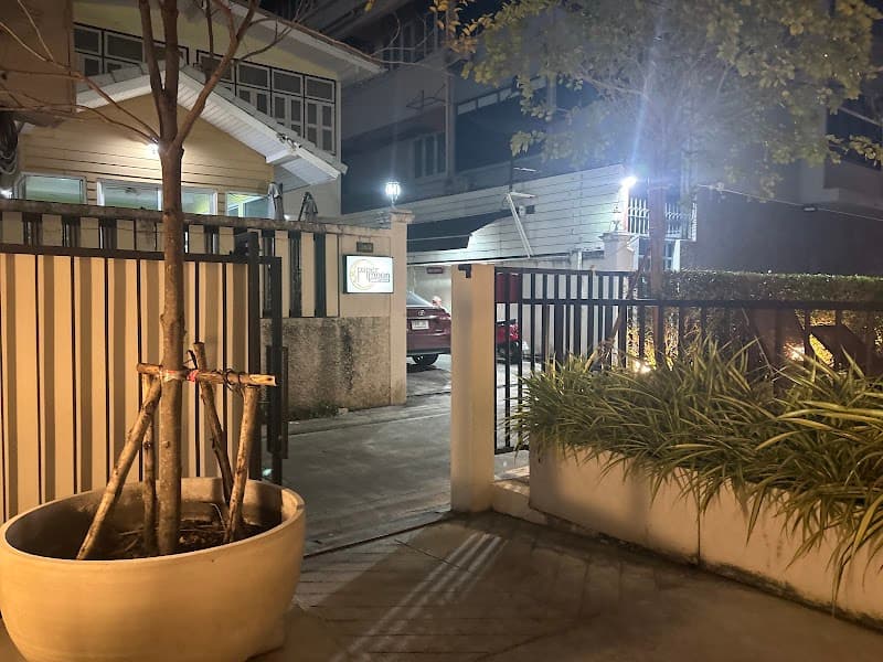 PAPERMOON (GUEST HOUSE)