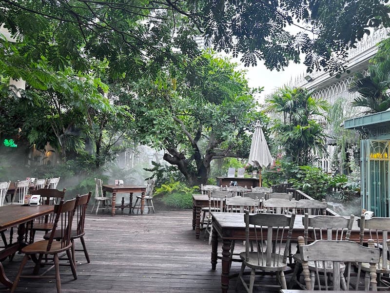 PARK SATHORN RESTAURANT