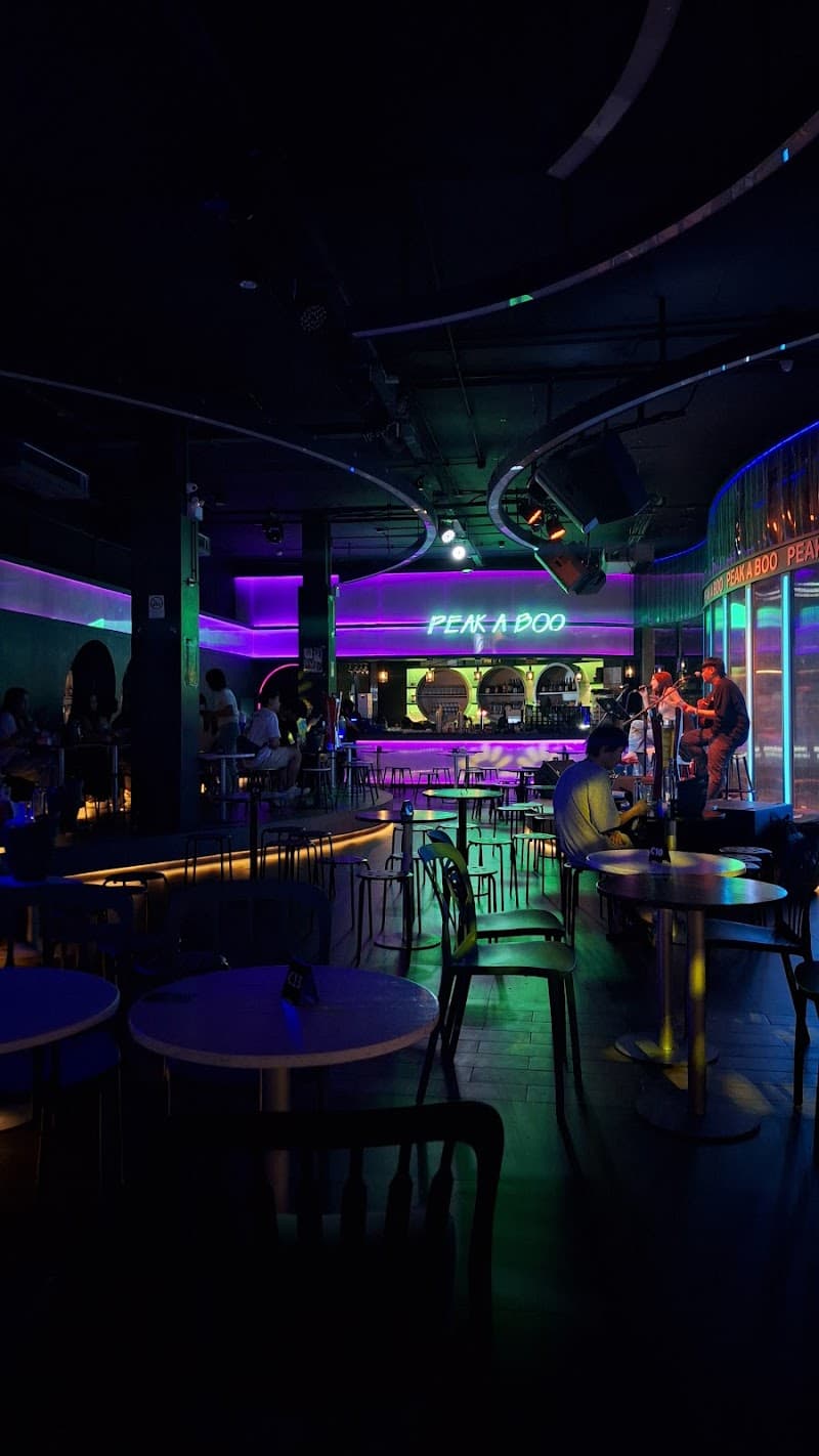 Peak-A-Boo Bar Ratchayothin