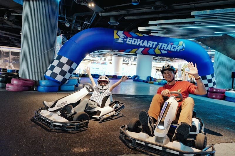 Playerbox at 4th fl. Siam Discovery (Indoor E-Gokart Track, Game Arcade, Digger Land-空调电动卡丁车赛道, 游戏街机区, 挖掘乐园,)