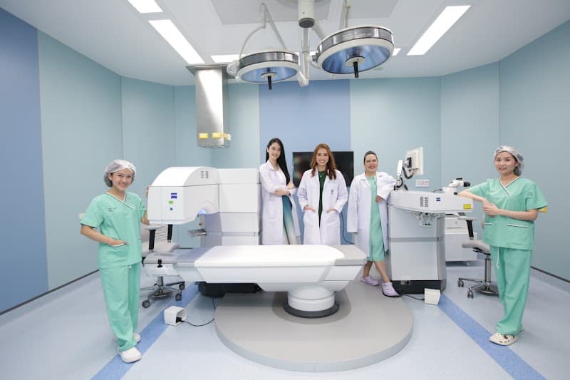 ศูนย์เลสิคพระรามเก้า Praram 9 LASIK center