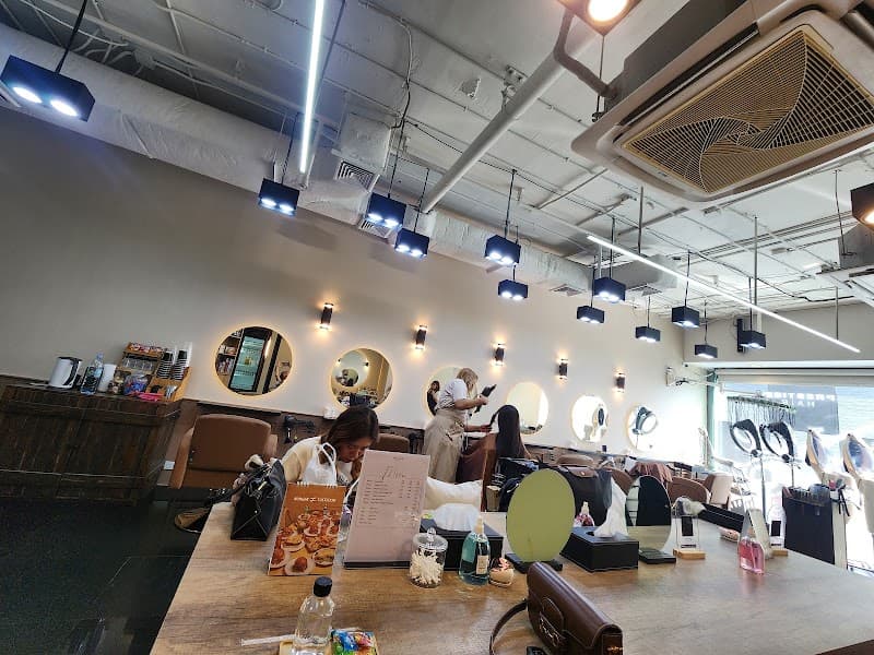 Prestige Hair Salon - เพร็ซทีจ แฮร์ ซาลอน