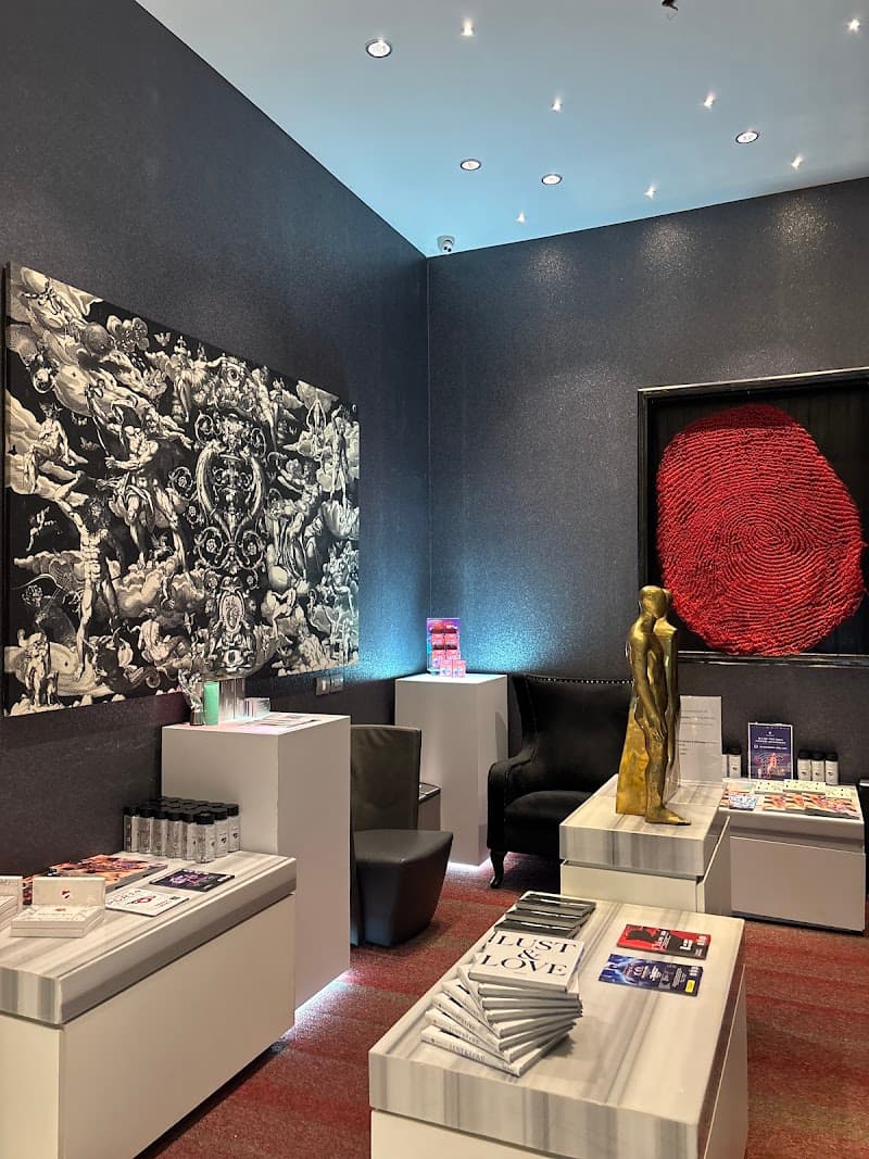 PULSE CLINIC - Nana | Asia's Leading Lifestyle Center, Sukhumvit 13 Bangkok (พัลซ์ คลินิก นานา)