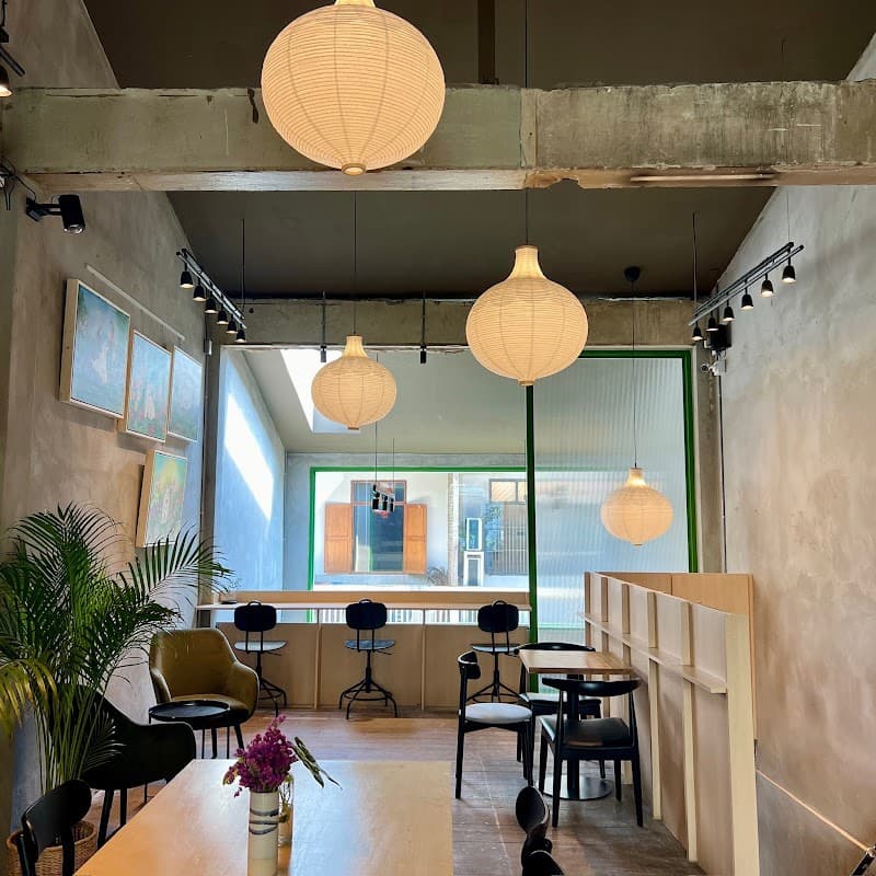 REN - Cafe & Goods - Matcha, Coffee and Dessert