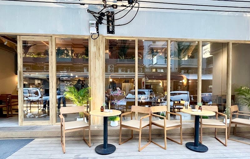 Sarnies Cafe Sukhumvit