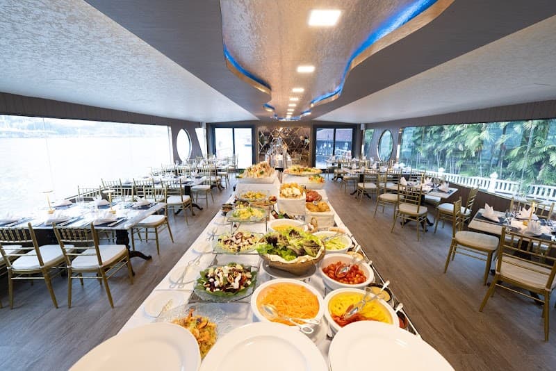 Shangri-La Horizon Cruise