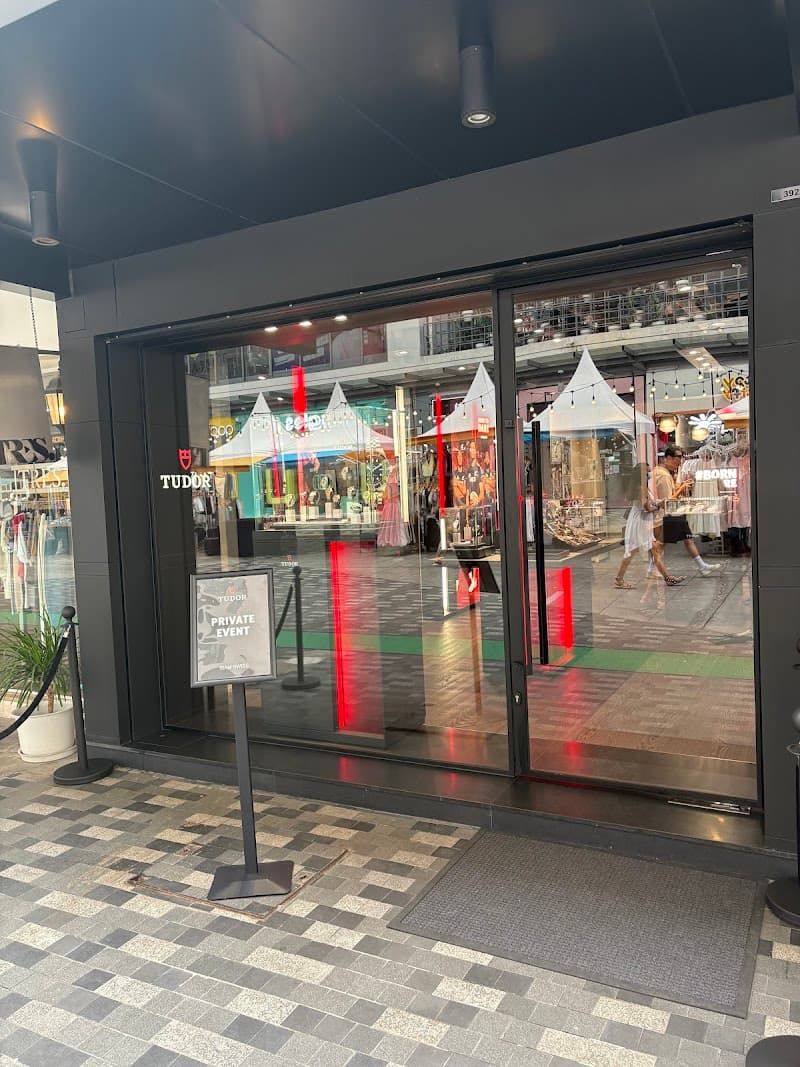 SIAM SWISS (Siam Square) – Tudor Watch Boutique