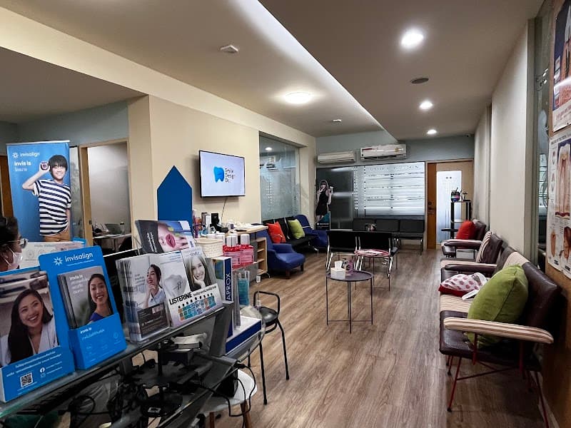 Smile Design Dental Clinic - คลินิกทันตกรรม สไมล์ ดีไซน์ สีลม