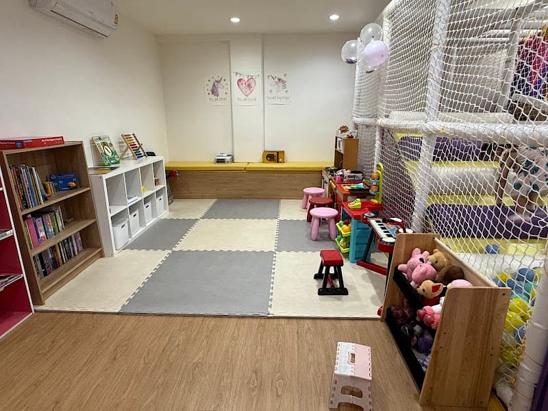 Sparkles & Sprinkles Kids' Cafe คาเฟ่เด็กสปาร์คเคิลส์แอนด์สปรินเคิลส์