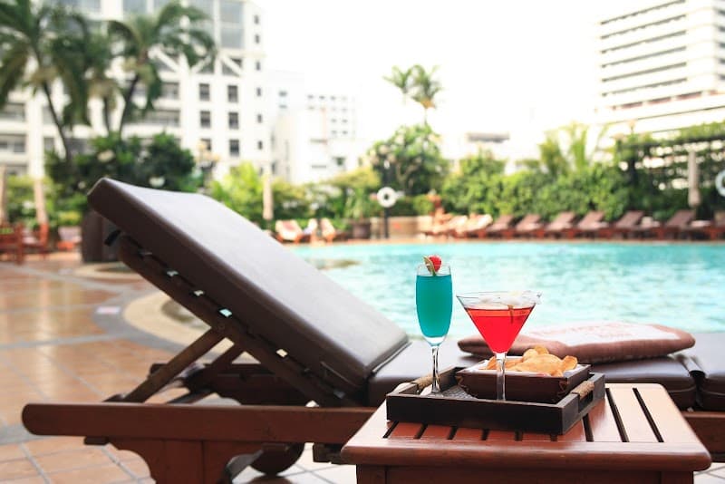 Splash Poolside and Bar