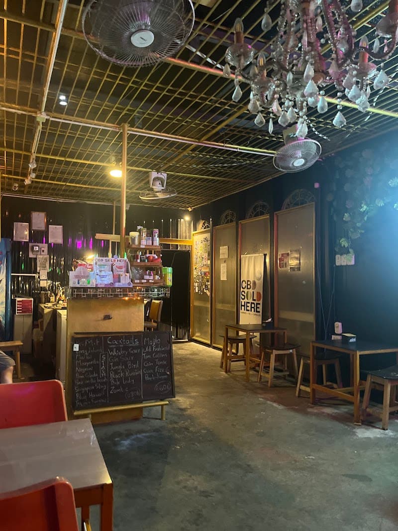 Stash Cannabis Rooftop Bar & Lounge - Weed, Kratom & Cocktails