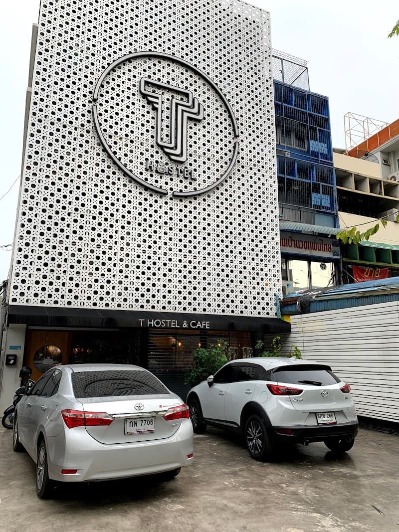 T Hostel Victory Monument