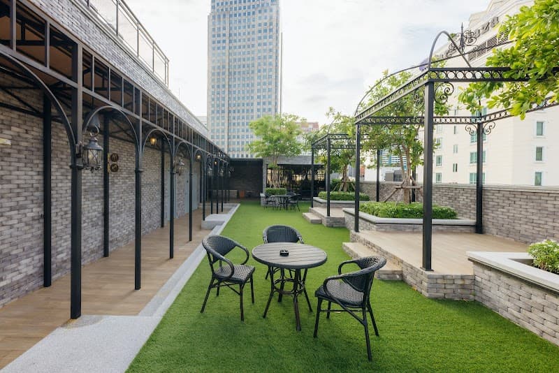 The Coach Hotel Sukhumvit / Asok BTS Bangkok