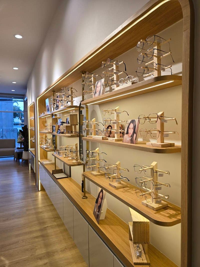 The Eye Bangkok Clinic คลินิกเวชกรรมเฉพาะทางด้านจักษุดิอายบางกอก