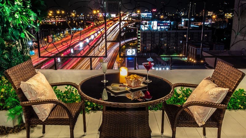 The Kinn Bangkok Hotel โรงแรมเดอะคินน์