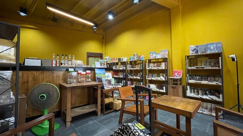 The Reader BKK - Books | Coffee | Tea