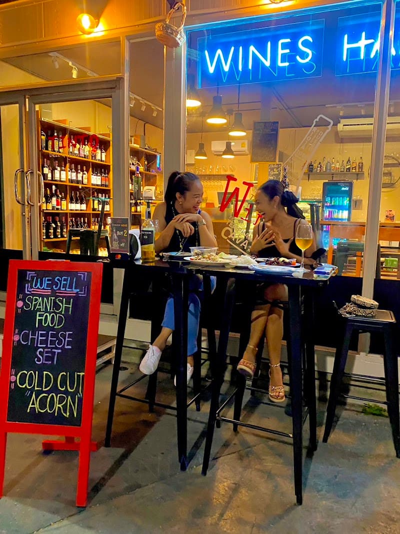 TINTO Tapas n Wine Shop Bangkok (TINTO WINE SHOP BANGKOK))