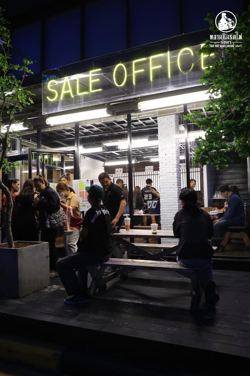 Train Night Market Ratchada