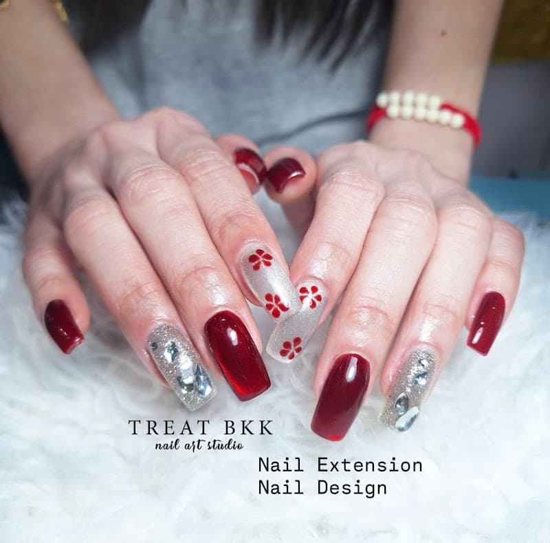 TREAT BKK nails spa (2nd Floor)
