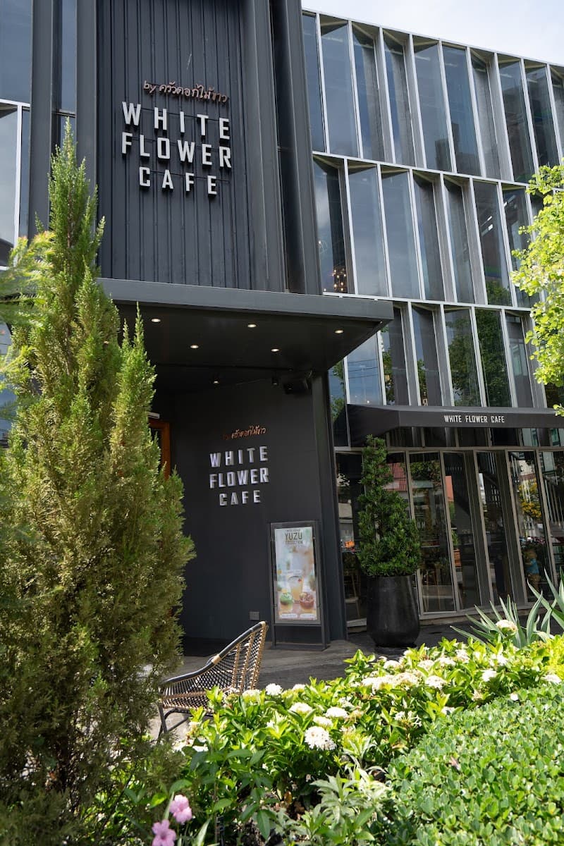 White Flower Cafe