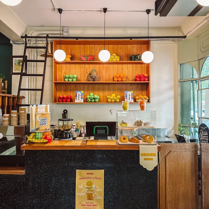 WOOPS Smoothie - Sathon 11