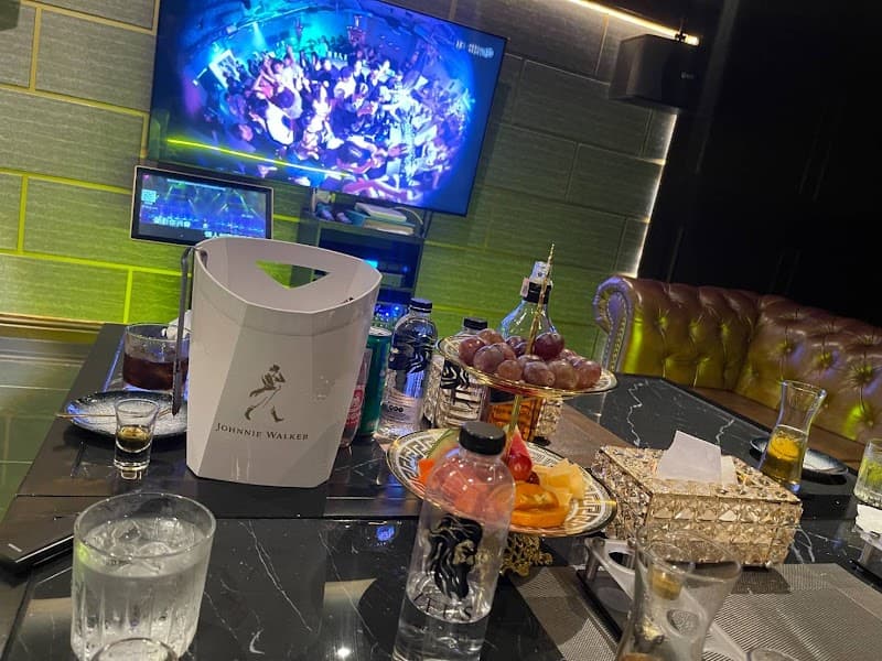 Zeus Ekkamai ktv karaoke