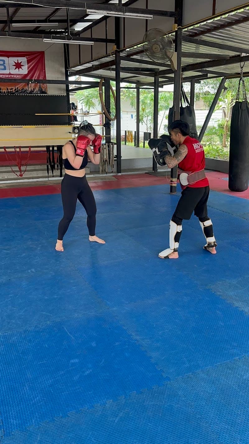 8 STAR MUAYTHAI GYM