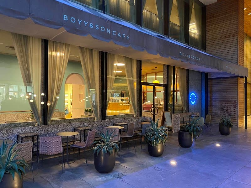 BOYY & SON CAFÉ