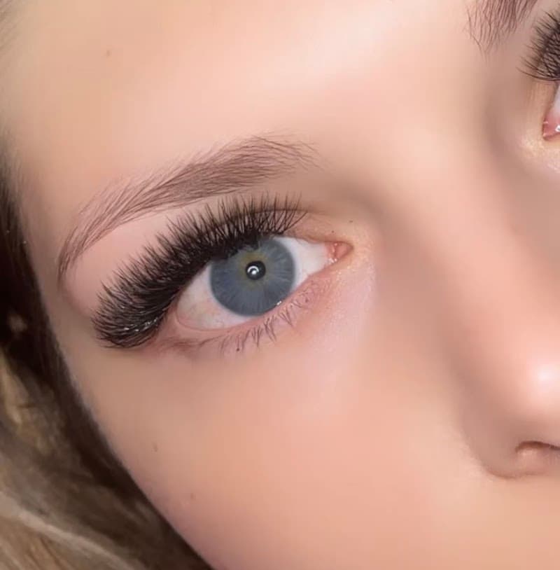 Glossify Nails and Lash (Onnut BTS)